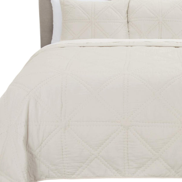 Hivvago Set of Three Ivory Geometric King Quilt 4