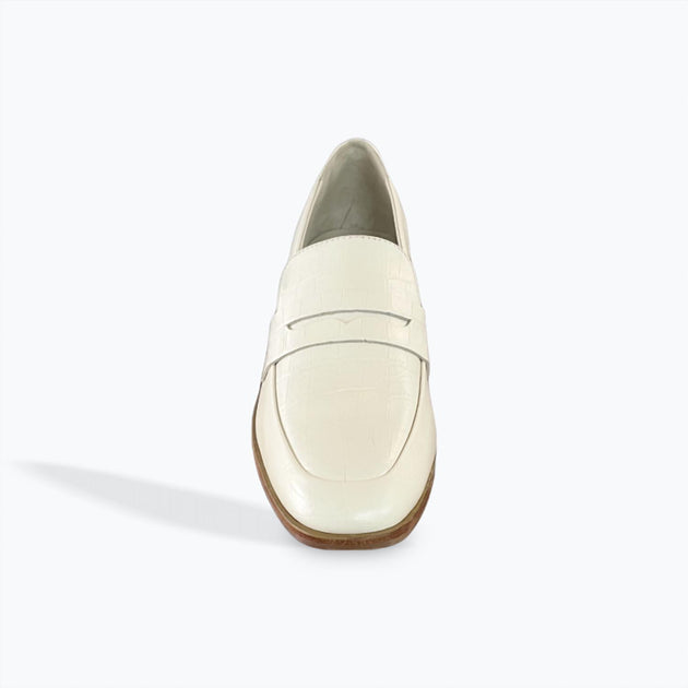 42 GOLD Yasmeen Loafer White US 6 4