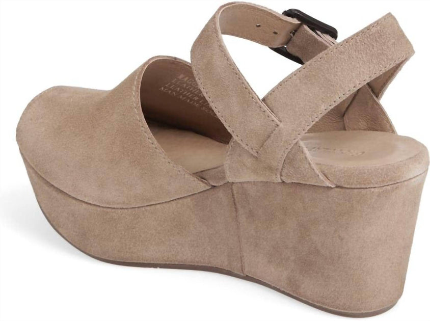 Chocolat Blu Wagga Wedge Sandal Beige US 7 3