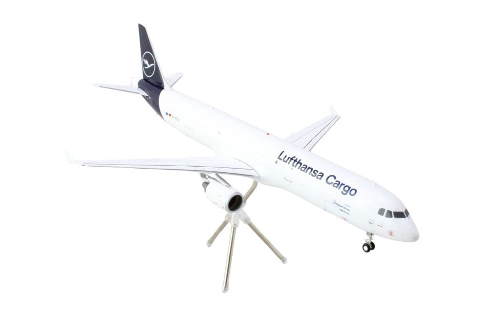 GeminiJets Airbus A321P2F Lufthansa Cargo D-AEUC White and Blue 1/200 2