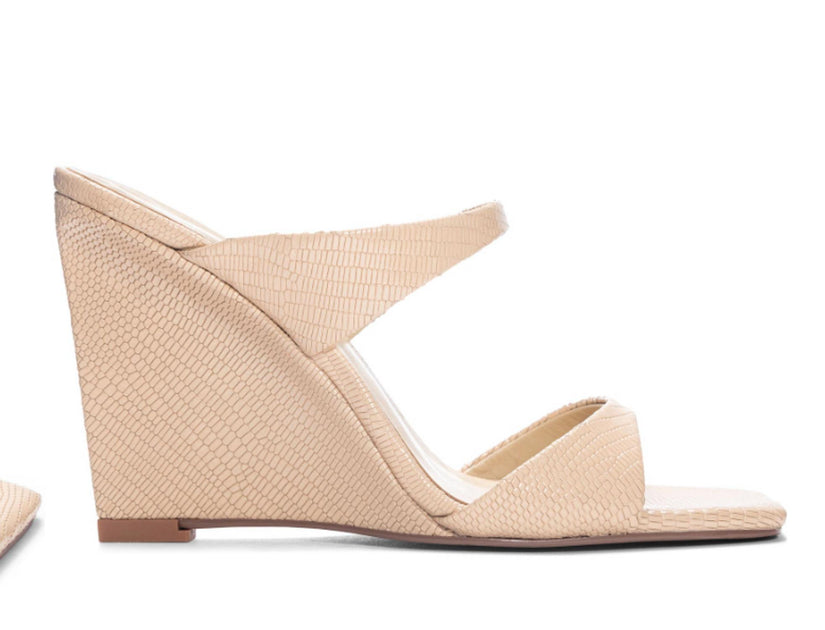 42 GOLD Omira Wedge Heel Beige US 8.5 3