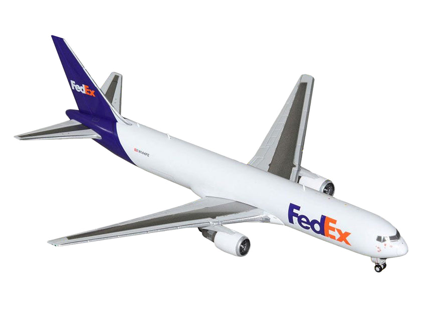 GeminiJets Boeing 767-300F Weiß Lila 1/400 3