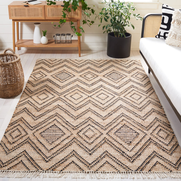 Safavieh NF223 Area Rug Black/Natural 2