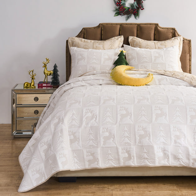 BreeBe Reindeer Games Coverlet Set 2