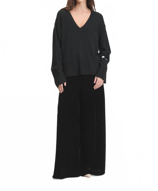 DELUC Asclepias V-Neck Sweater Black Medium 4