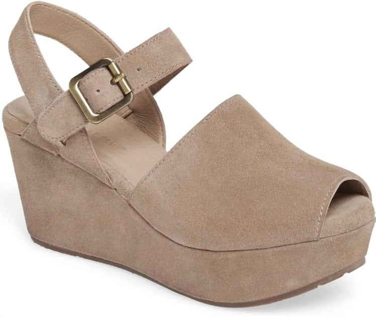 Chocolat Blu Wagga Wedge Sandal Beige US 7 2