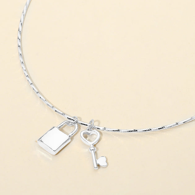 FASHNZFAB Padlock Key Pendant Necklace Gold One Size 2