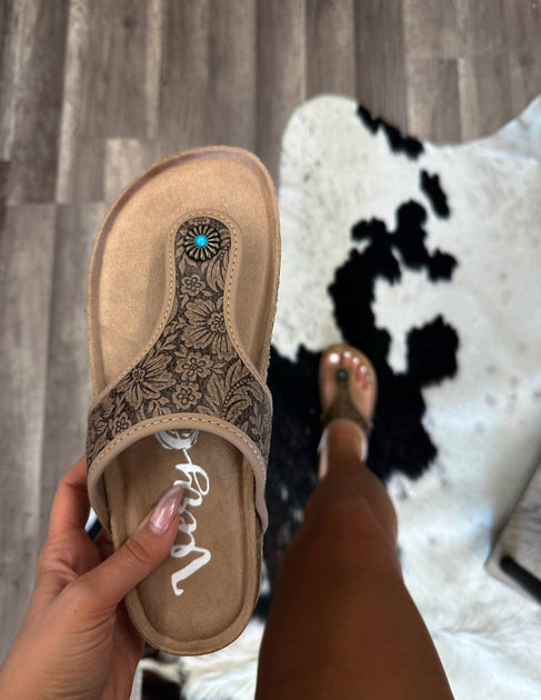 Very G Danni 2 Sandal Beige US 8 3