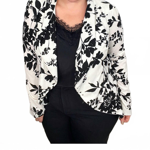 HEIMISH USA Stretchy Figure Flattering Blazer Beige 3X 3