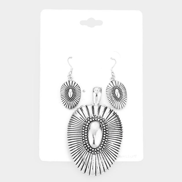 FASHNZFAB Embossed Magnetic Pendant Set Silver 2