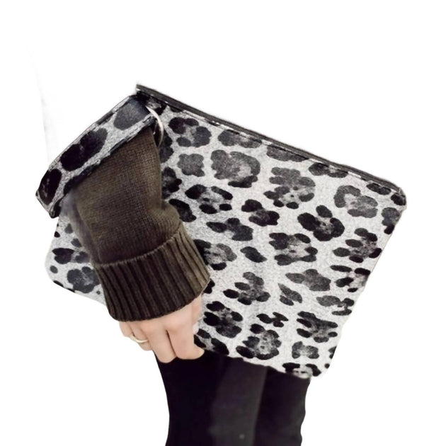 Pretty Simple Leopard Wristlet Clutch Black One Size 3