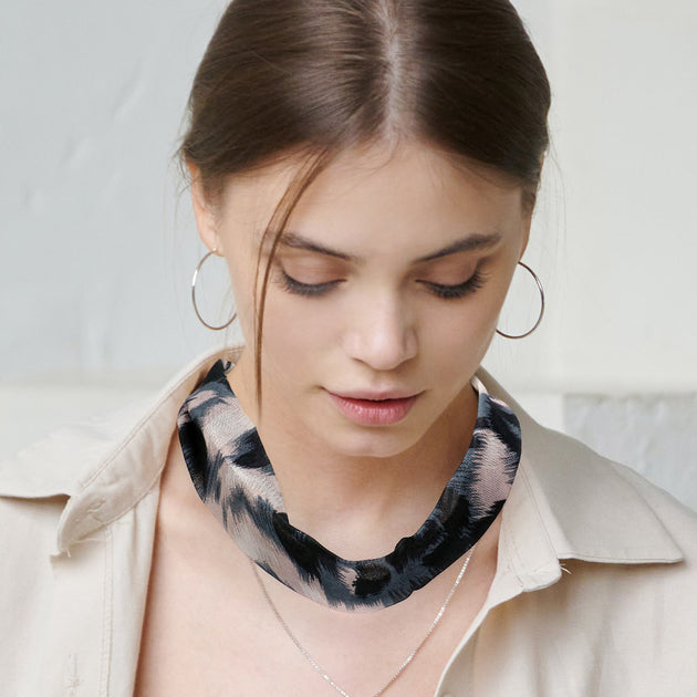 FASHNZFAB Patterned Fabric Chiffon Necklace Silver 3