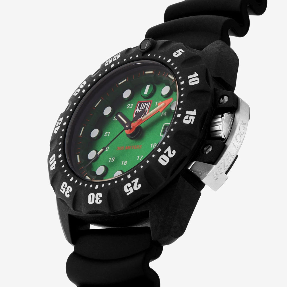 Luminox Scott Cassell Deep Dive Men's Xs.1567 Green Dial Watch Luminox Scott Cassell Deep Dive Men's Xs.1567 Green Dial Watch
