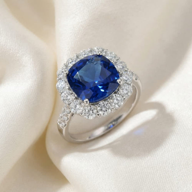 Pompeii3 Halo Sapphire Ring White Gold US 8 4