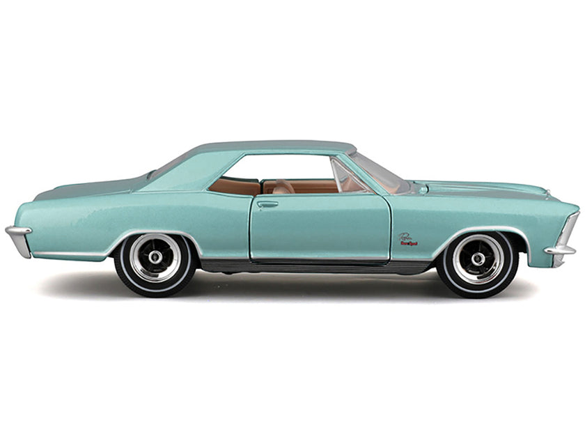 Maisto 1965 Buick Riviera Gran Sport Modellauto Lichtblaumetallic 1/26 2