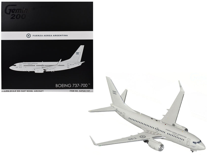 GeminiJets Boeing 737-700 Flugzeug Grau 1/200 2