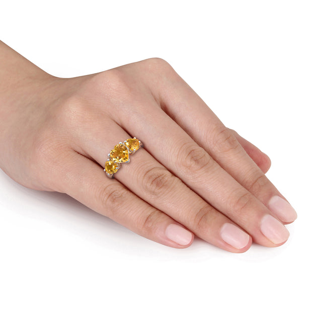 Mimi & Max 3-Stone Heart Citrine Ring Orange US 7.5 3