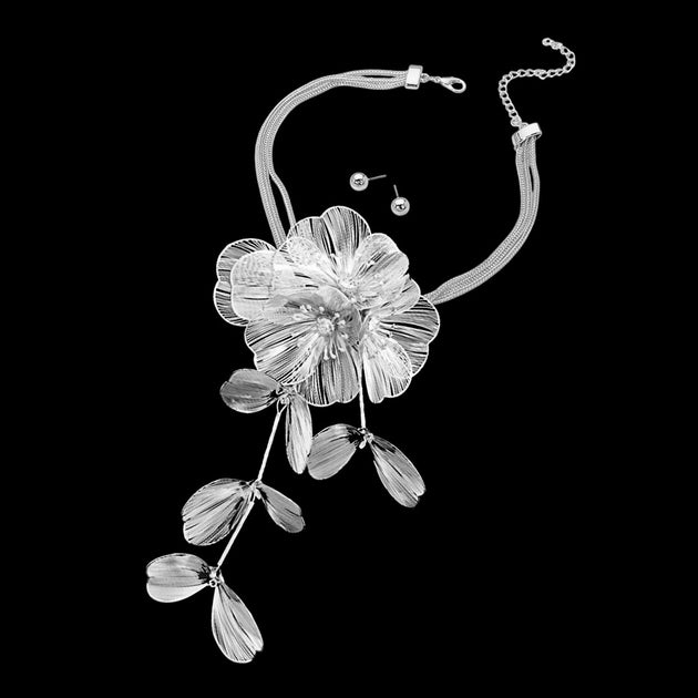 FASHNZFAB Metal Filigree Flower Pendant Necklace Silver One Size 3