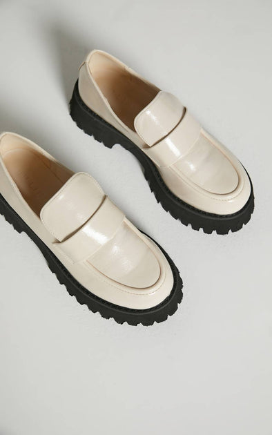 BILLINI : CRUZ Black Patent Loafer