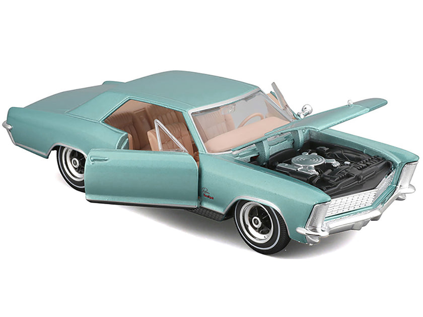 Maisto 1965 Buick Riviera Gran Sport Modellauto Lichtblaumetallic 1/26 3