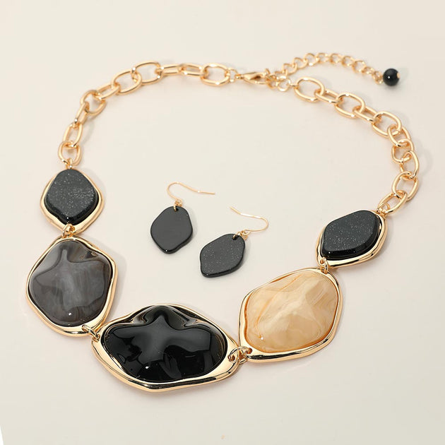 FASHNZFAB Chunky Bold Resin Pebble Plate Link Statement Necklace Black 4