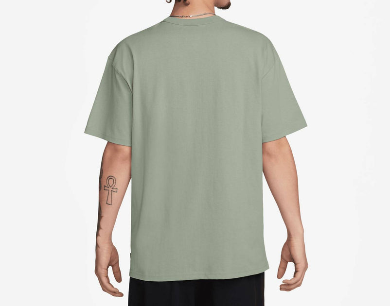 NIKE Sportswear Premium Essentials T-Shirt In Jade Horizon