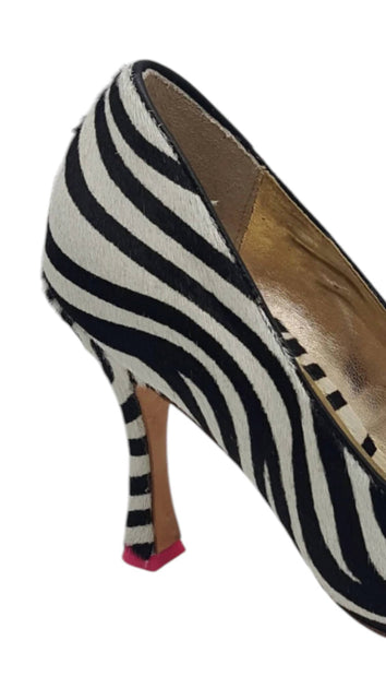 Claire Flowers Daphne Pumps White US 8.5 4