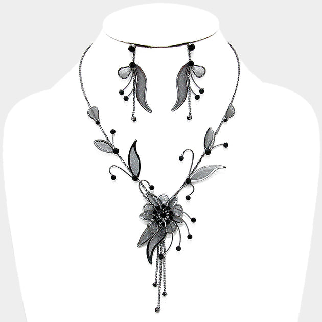FASHNZFAB Crystal Rhinestone Flower Necklace Silver 5