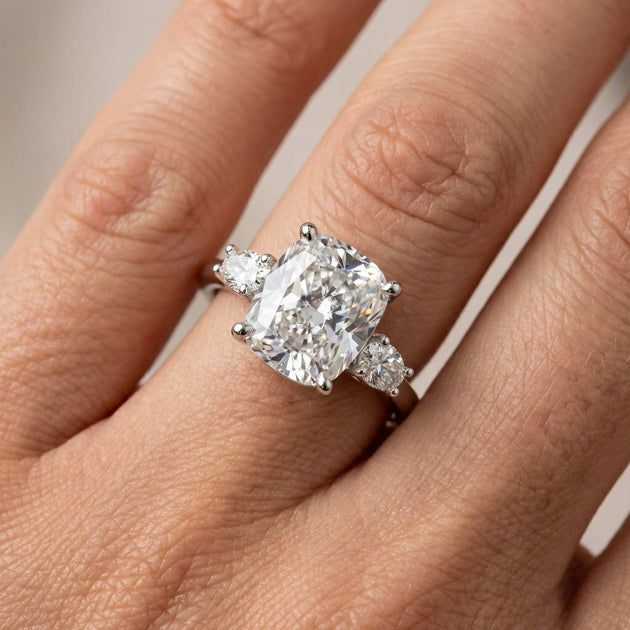 Pompeii3 3-Stone Diamond Engagement Ring White Gold US 8 4