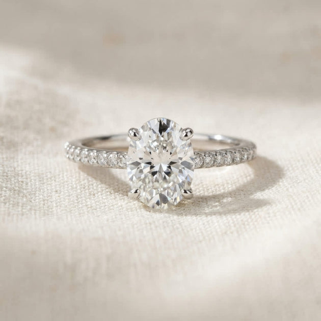 Pompeii3 Oval Lab Grown Diamond Engagement Ring US 4.5 3
