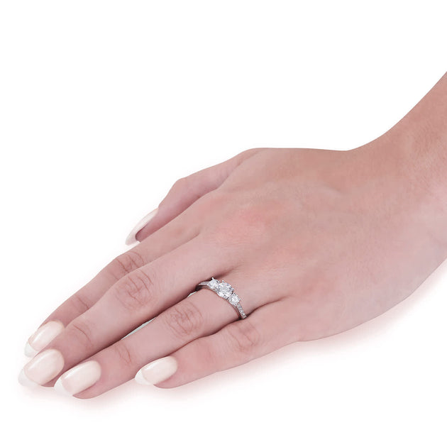 Pompeii3 3-Stone Lab Grown Diamond Ring White US 4 3