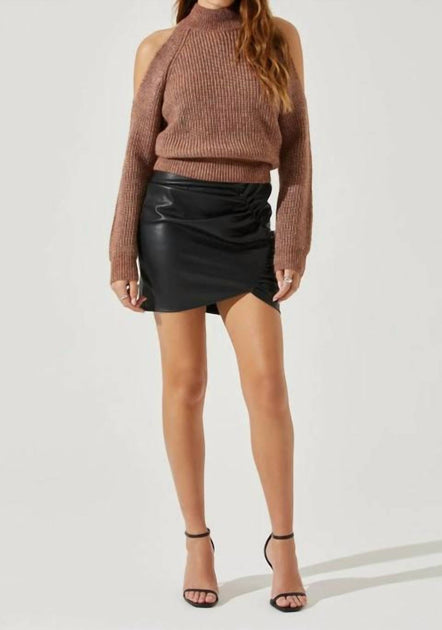 ASTR Tori Pull à épaules dénudées Marron Grand 3