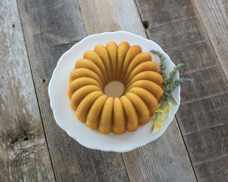 Moule à Bundt en aluminium coulé Nordic Ware, Or 4