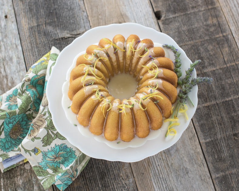 Moule à Bundt en aluminium coulé Nordic Ware, Or 3