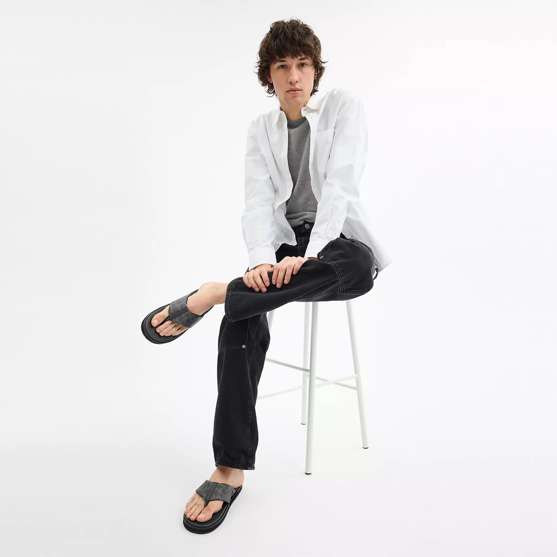 M.5302 COACH コーチ フリップ フロップ シグネチャー キャンバス Coach Outlet Flip Flop In Signature Canvas | ShopSimon
