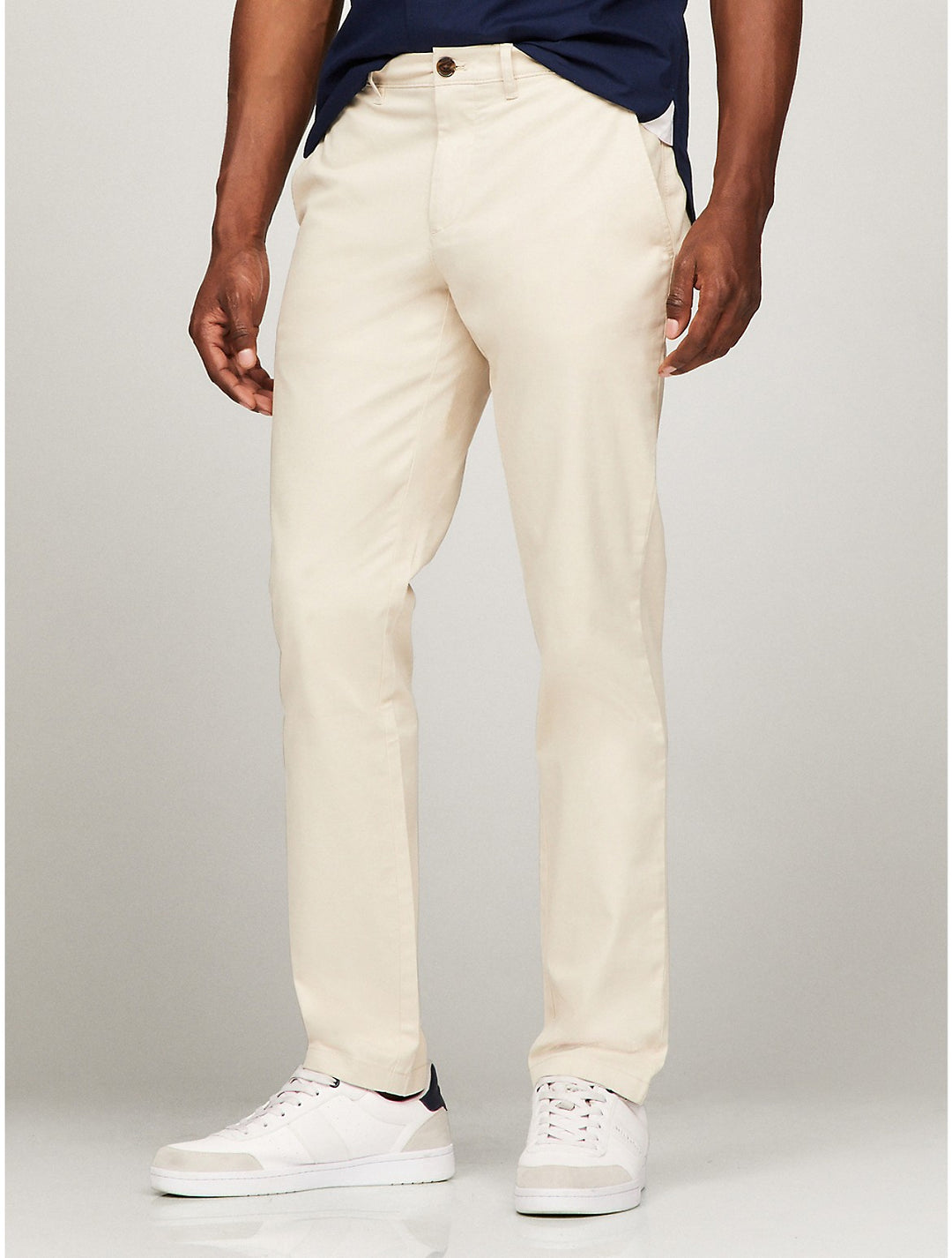Tommy Hilfiger Men's Slim Fit Thflex Tommy Chino | ShopSimon