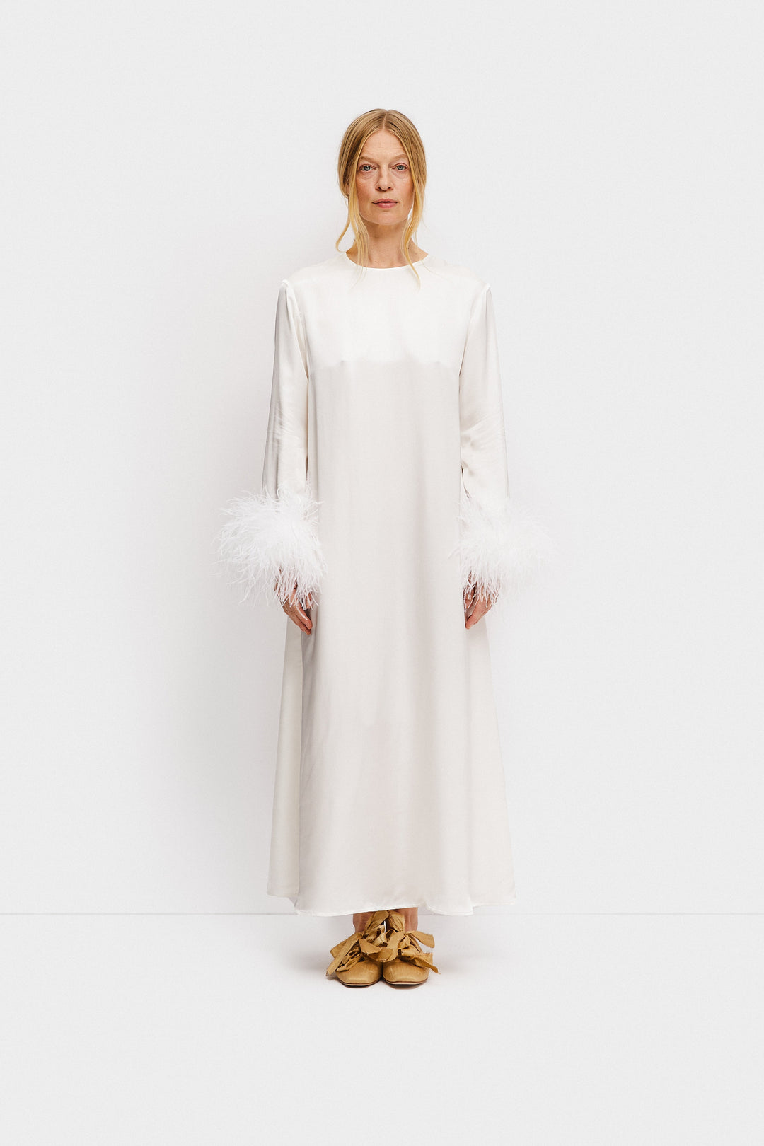 Sleeper Suzi Maxi Dress w/ Detachable Feathers in White White / M