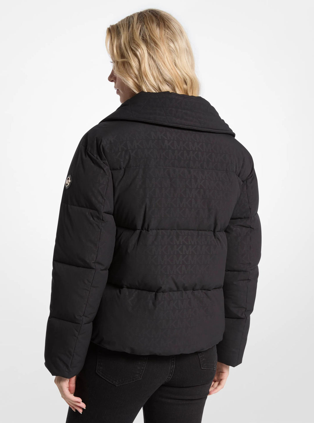 キ*ィ様 Michael Kors ブラック ダウンジャケット Michael Kors Signature Logo Quilted Puffer Jacket | ShopSimon