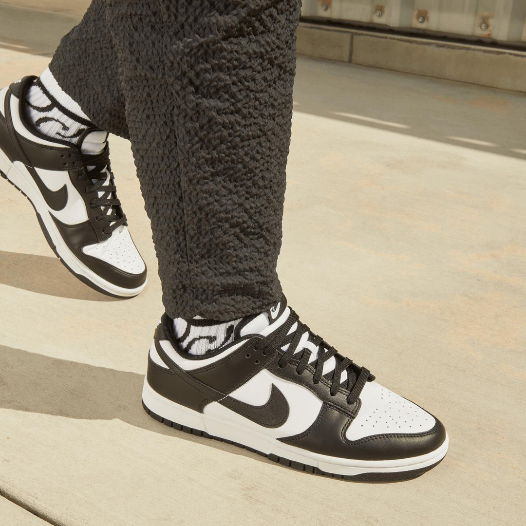 人気☆ NIKE ☆(W) DUNK LOW VINTAGE BLACK AND WHITE WMNS DUNK LOW VINTAGE 