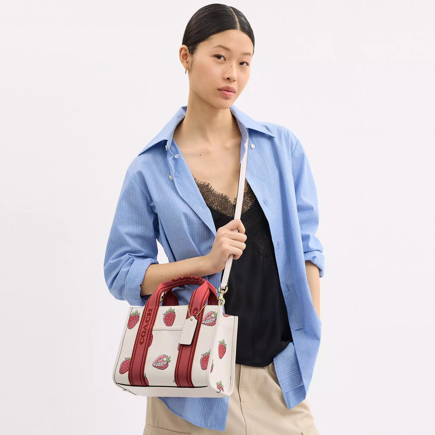 【COACH】ストロベリー レモン ☆ スミス トートバッグ 24 COACH】ストロベリー レモン ☆ スミス トートバッグ 24 国内