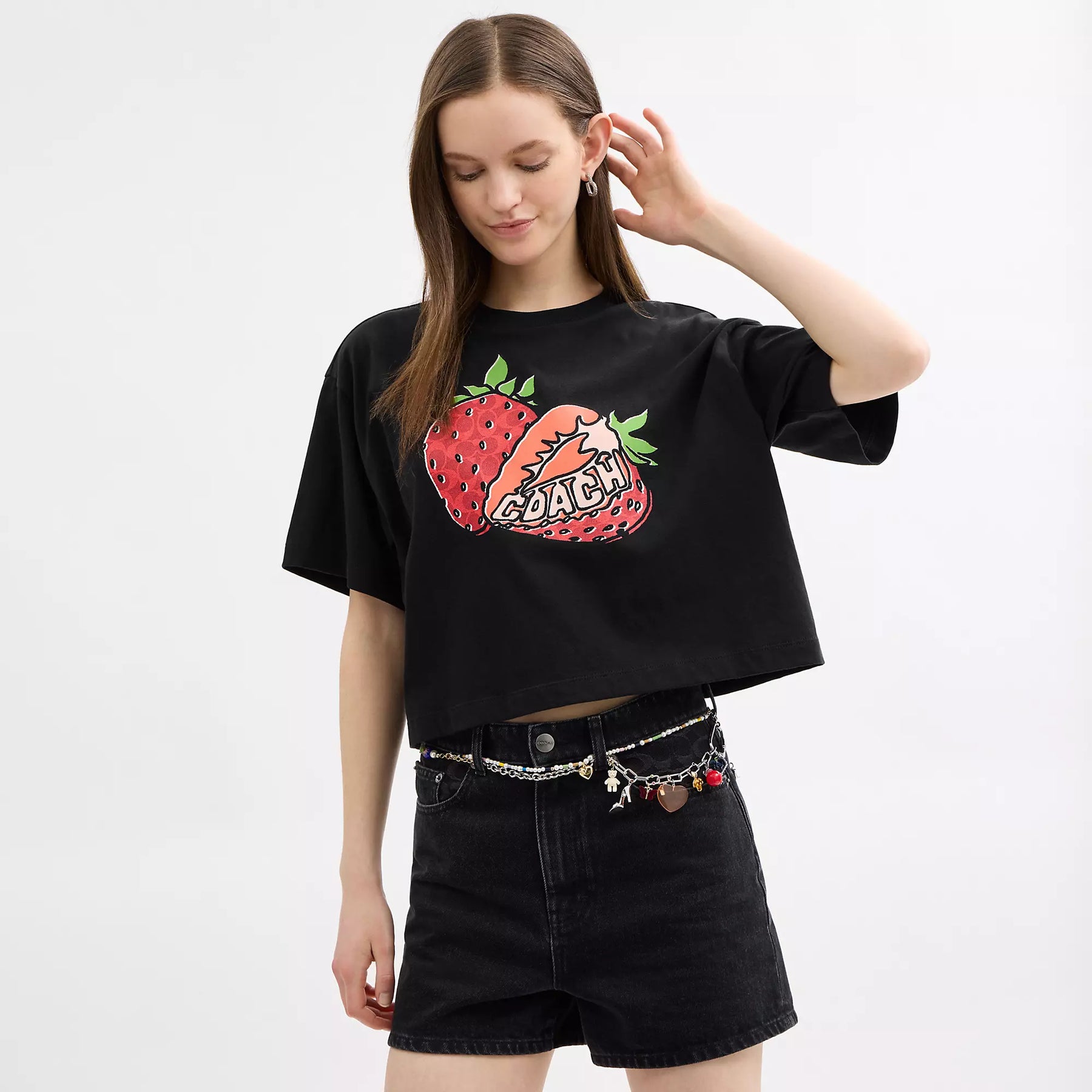 COACH★Strawberry クロップドTシャツ オーガニックコットン Coach Outlet Strawberry Cropped T Shirt In Organic Cotton