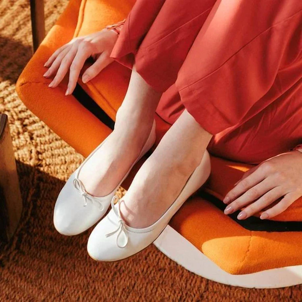 フラットシューズ REQINS Carmen Blanc Cuir Reqins Carmen Cuir Sandal In Blanc | ShopSimon