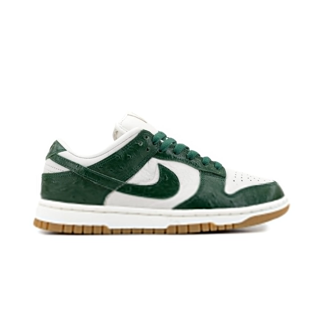 **HOLD order for Summer’s Closet ** Nike Dunk Low - Panda