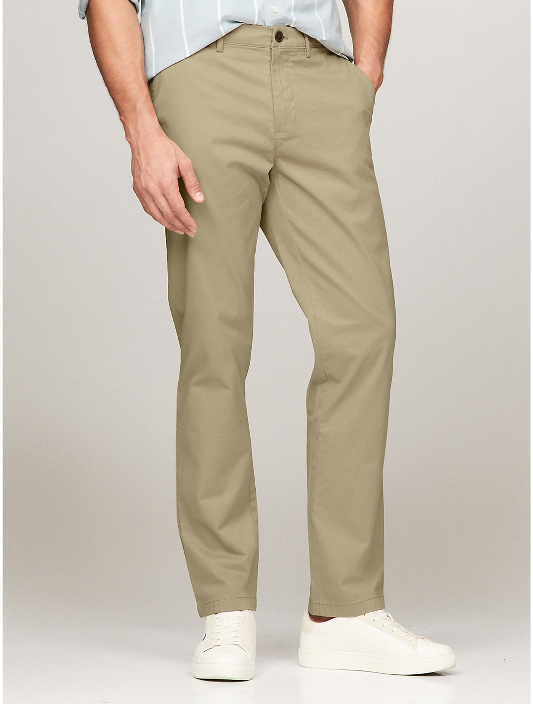 Tommy Hilfiger Men's Straight Fit Thflex Tommy Chino | ShopSimon