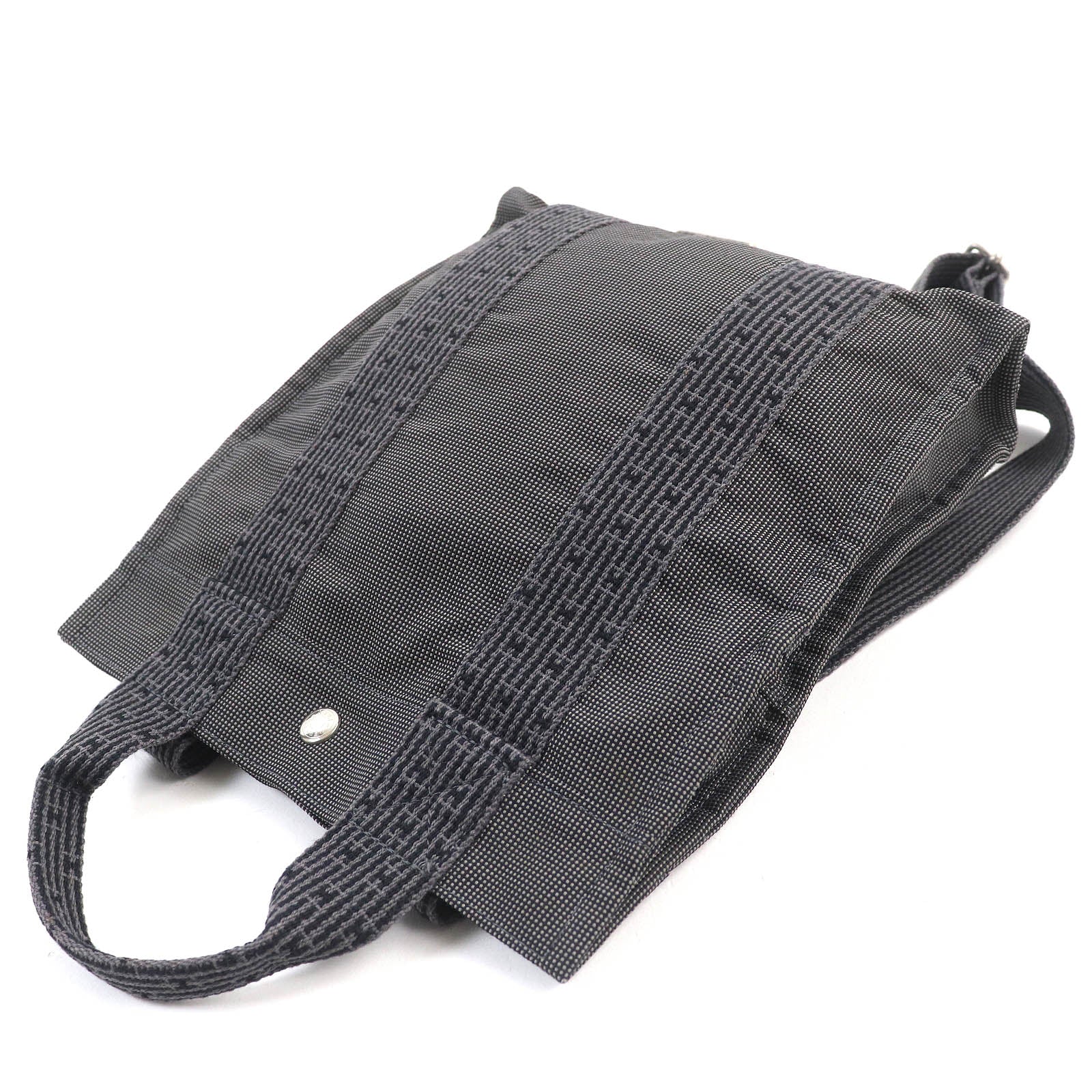 Hermes Her Line Sac A Dos MM Backpack Backpack Canvas Gray Her Line A Dos PM Hermès HERMES Her Line A Dos MM Backpack Canvas Gray Silver  main image 2