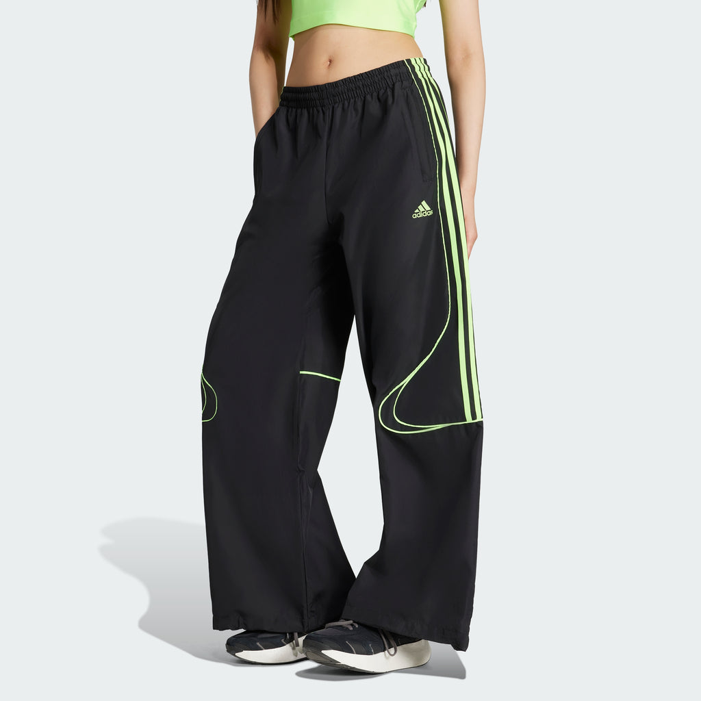 パンツ ADIDAS ADICOLOR TEAMGEIST TRACK PANTS 5FT1870 adidas Women's Teamgeist Adicolor Oversized Woven Track Pant