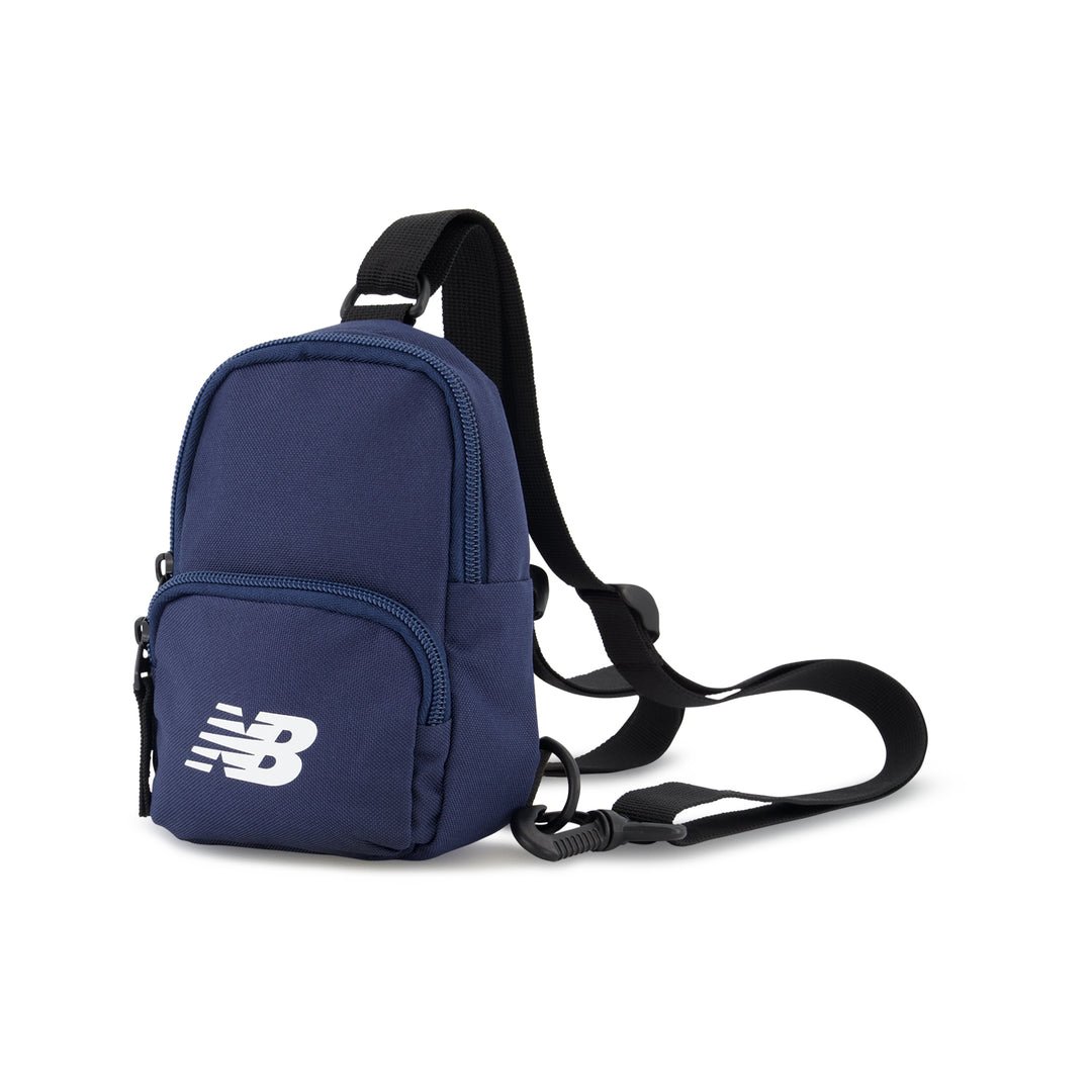【New Balance】 Allround Matte Glossy Padded Crossbody Bag M New Balance All-Around Matte Glossy Padded Crossbody Bag M