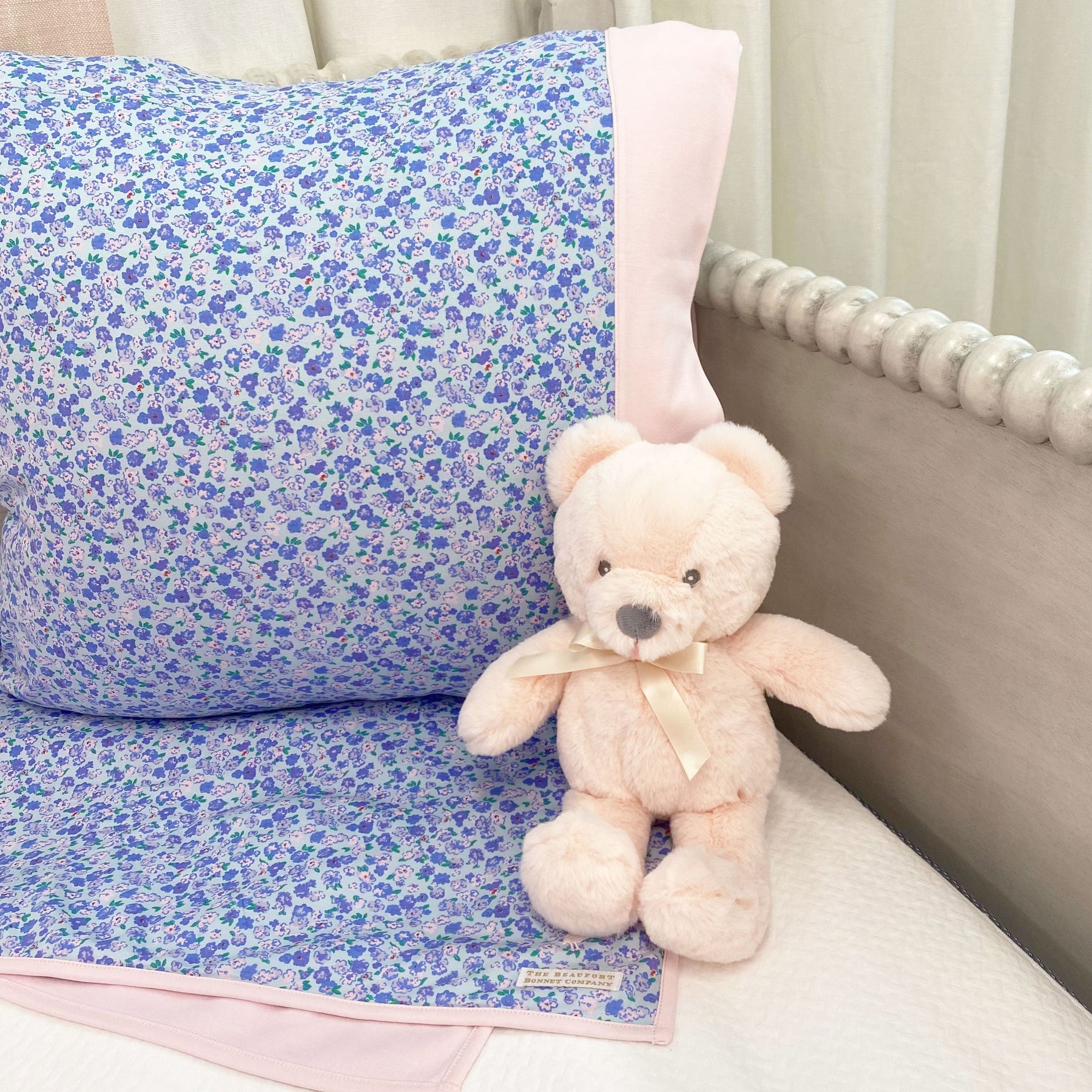 Silent night handled teddy bear bedding